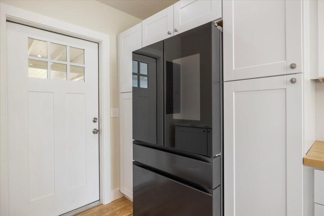 For Sale: $375,000 (3 beds, 2 baths, 1483 Square Feet)