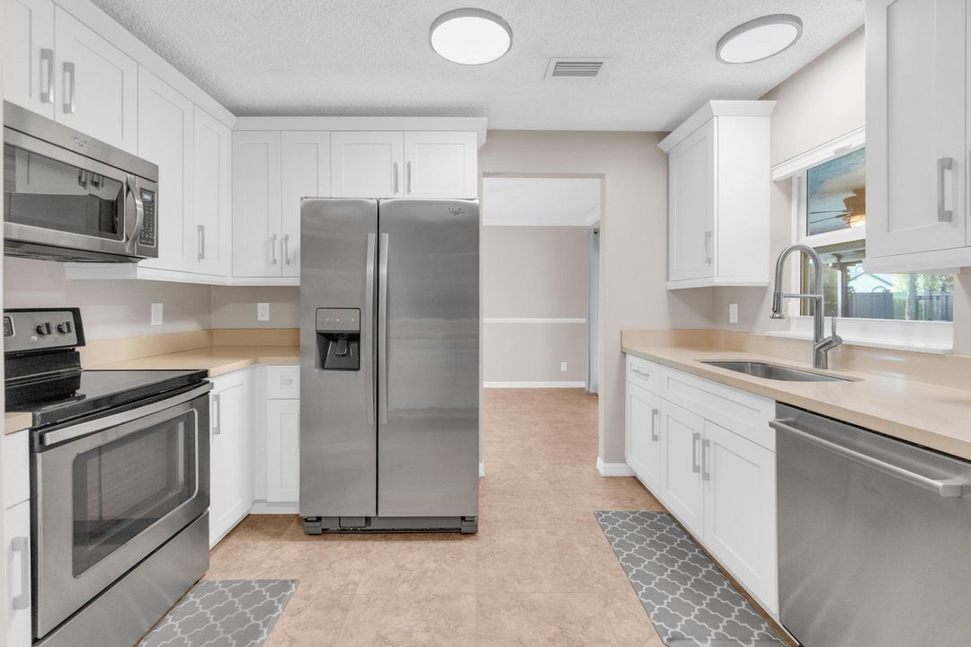 En Venta: $700,000 (4 camas, 2 baños, 2386 Pies cuadrados)