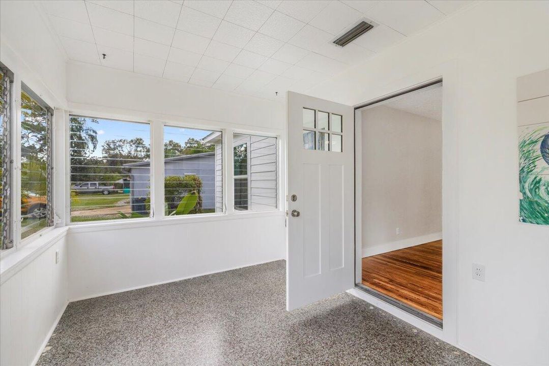 For Sale: $375,000 (3 beds, 2 baths, 1483 Square Feet)