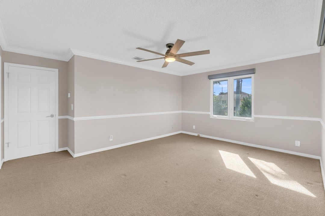 En Venta: $700,000 (4 camas, 2 baños, 2386 Pies cuadrados)