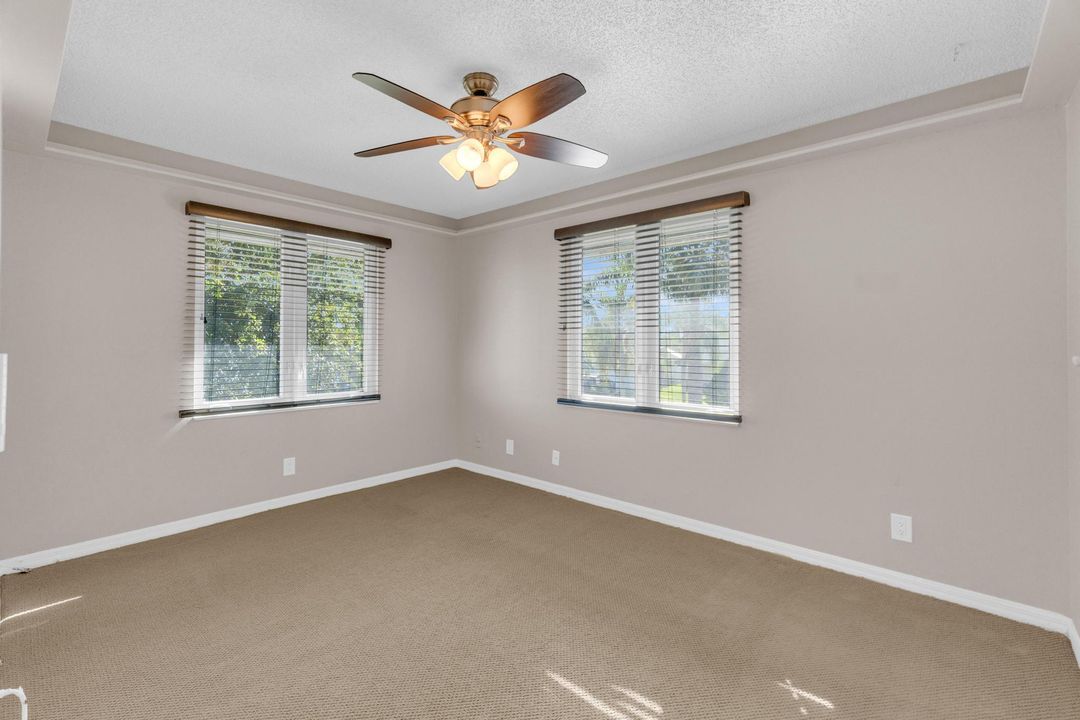 En Venta: $700,000 (4 camas, 2 baños, 2386 Pies cuadrados)