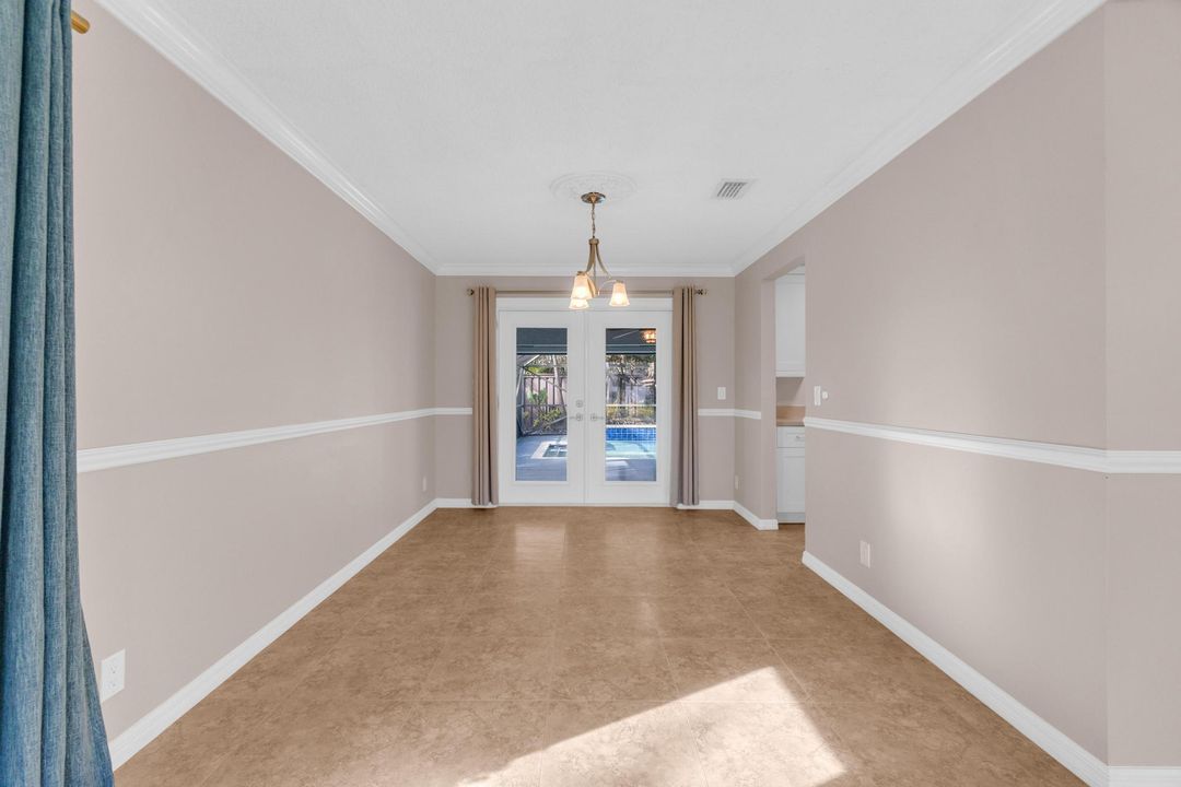 En Venta: $700,000 (4 camas, 2 baños, 2386 Pies cuadrados)