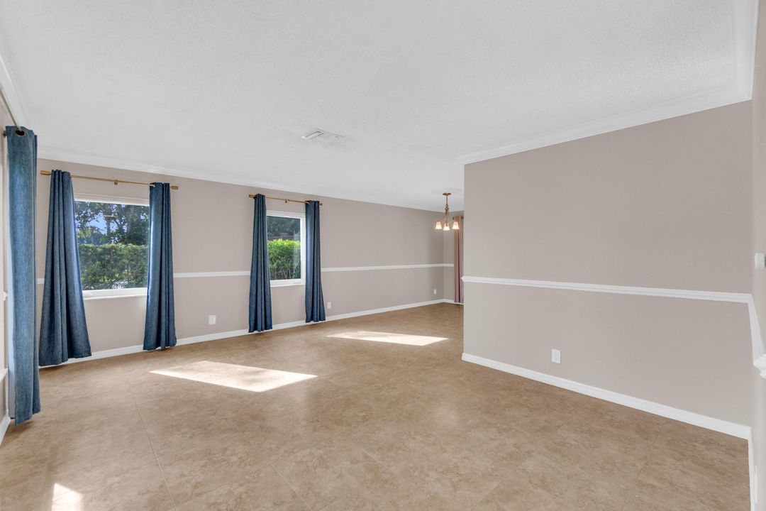 En Venta: $700,000 (4 camas, 2 baños, 2386 Pies cuadrados)