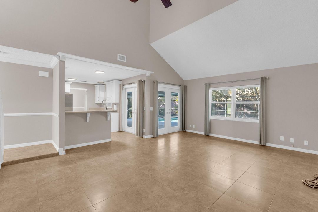 En Venta: $700,000 (4 camas, 2 baños, 2386 Pies cuadrados)