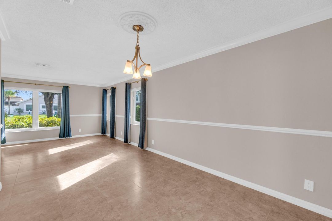 En Venta: $700,000 (4 camas, 2 baños, 2386 Pies cuadrados)