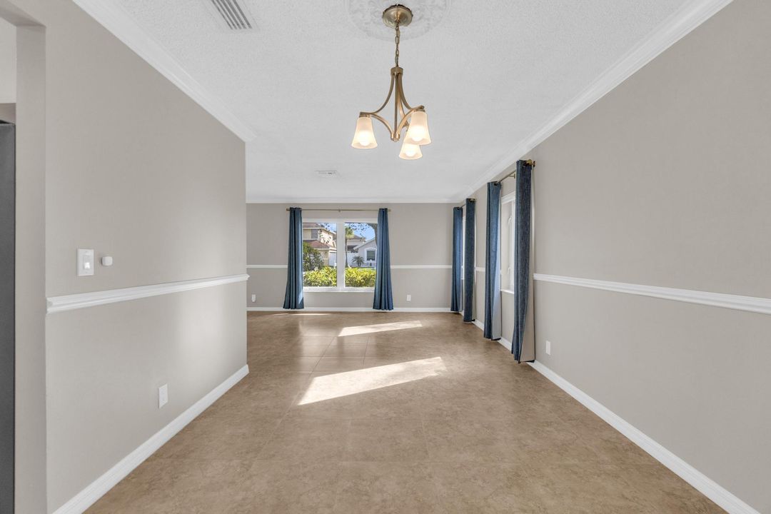 En Venta: $700,000 (4 camas, 2 baños, 2386 Pies cuadrados)