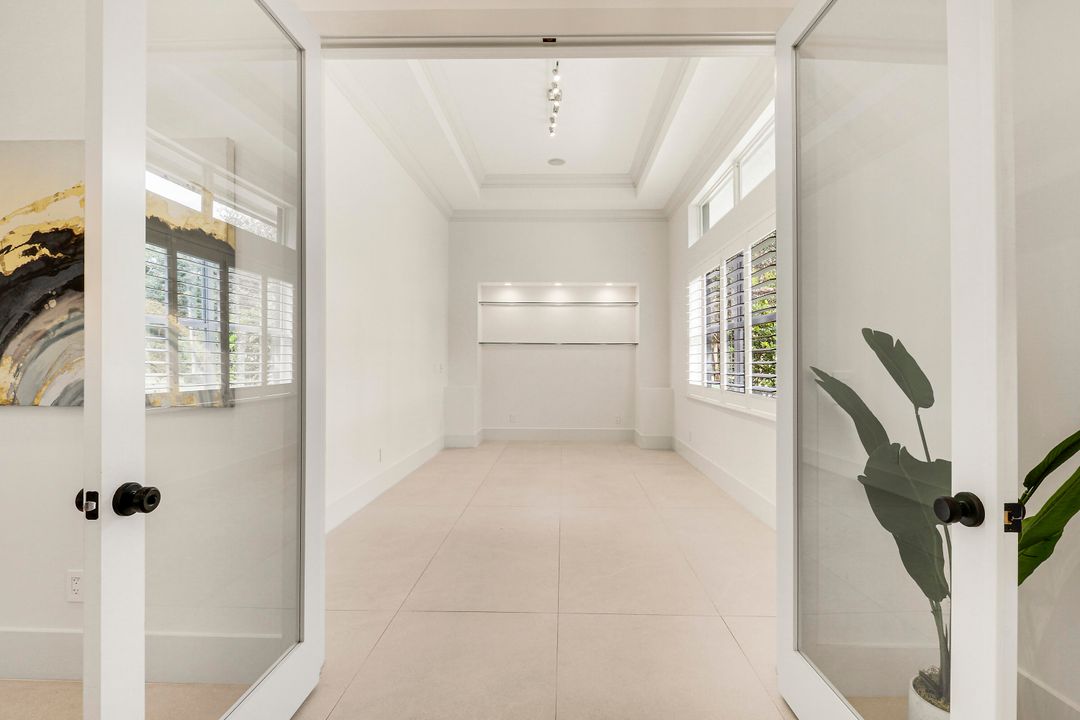 En Venta: $3,499,000 (5 camas, 4 baños, 4884 Pies cuadrados)