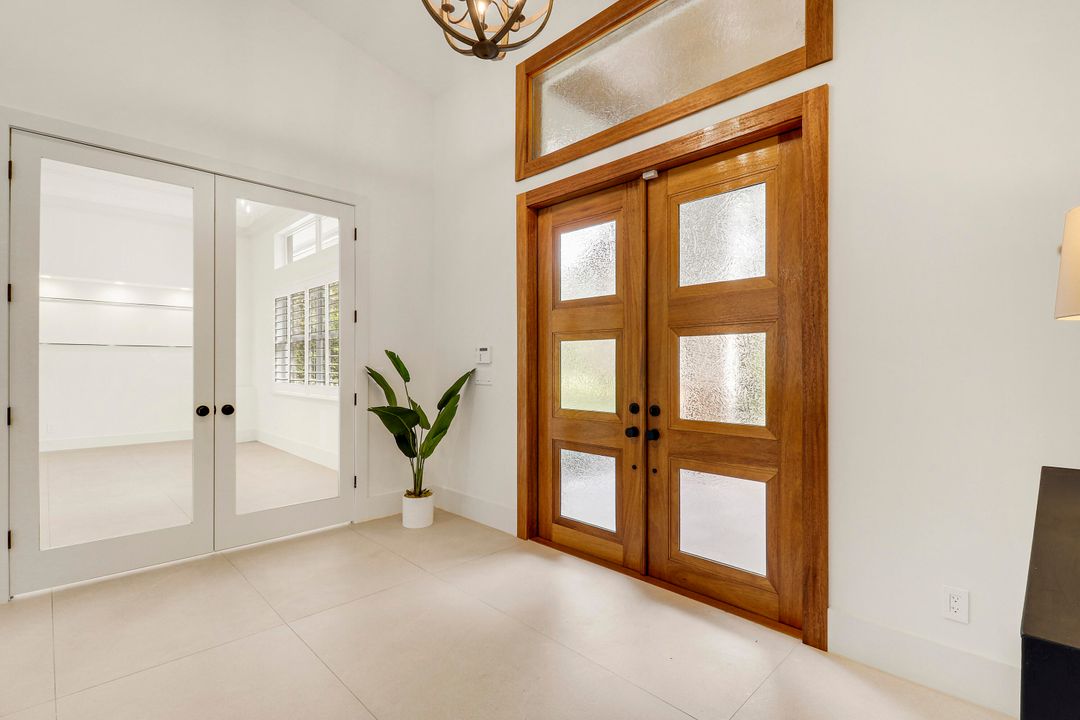 En Venta: $3,499,000 (5 camas, 4 baños, 4884 Pies cuadrados)