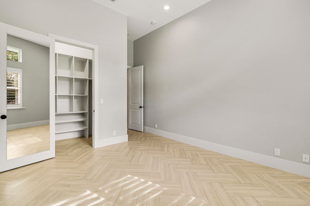 En Venta: $3,499,000 (5 camas, 4 baños, 4884 Pies cuadrados)