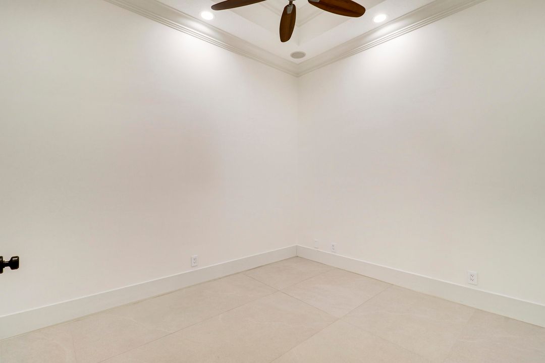 En Venta: $3,499,000 (5 camas, 4 baños, 4884 Pies cuadrados)