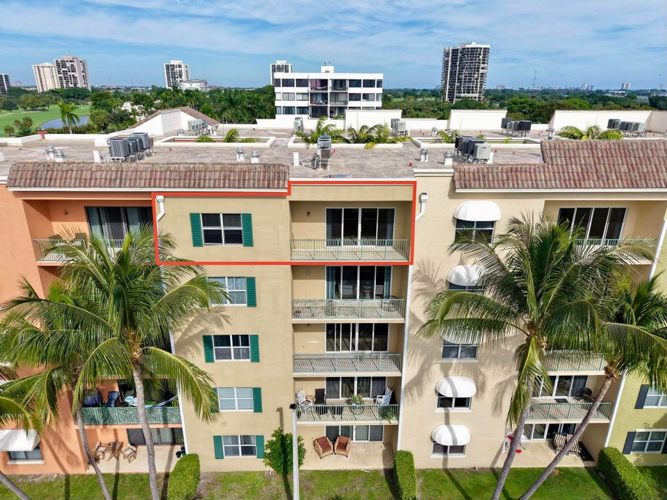 For Sale: $299,000 (3 beds, 2 baths, 1552 Square Feet)