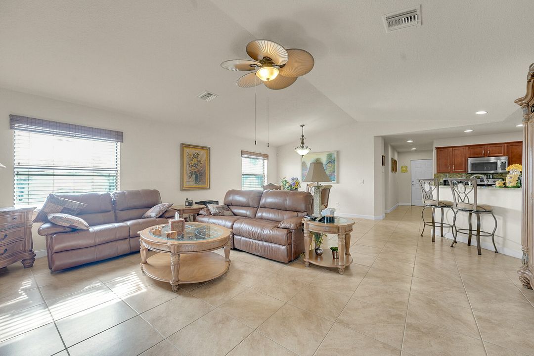 En Venta: $185,000 (2 camas, 2 baños, 1433 Pies cuadrados)