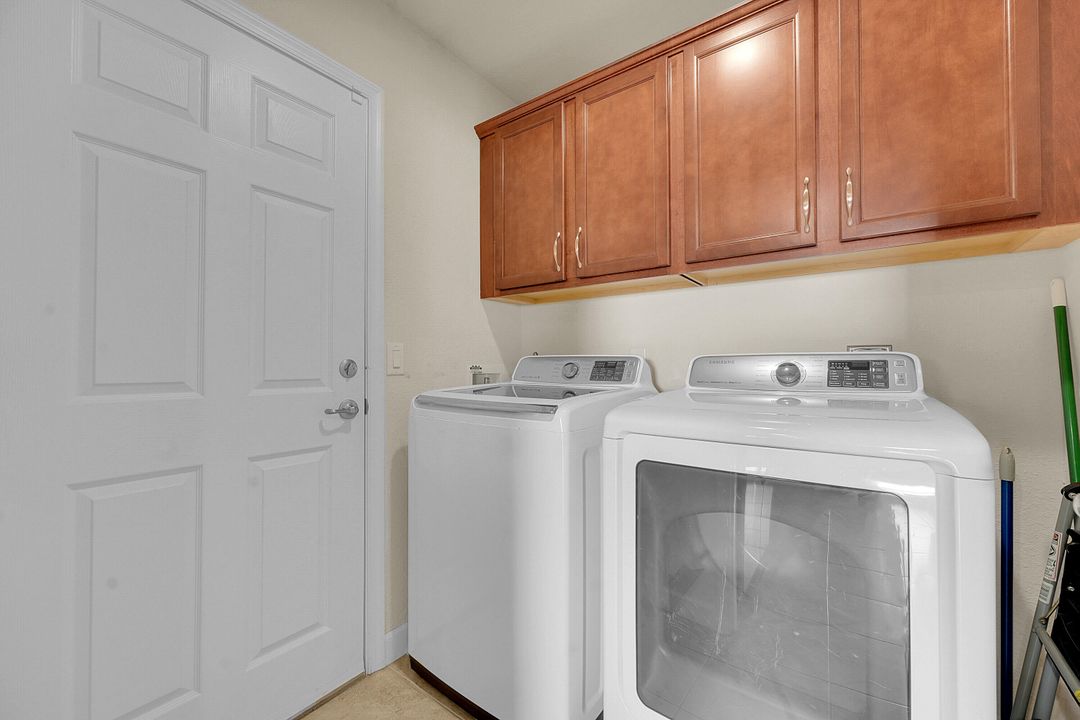 En Venta: $185,000 (2 camas, 2 baños, 1433 Pies cuadrados)