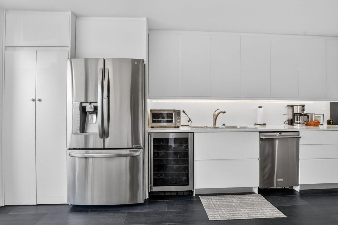 For Sale: $535,000 (3 beds, 2 baths, 1550 Square Feet)