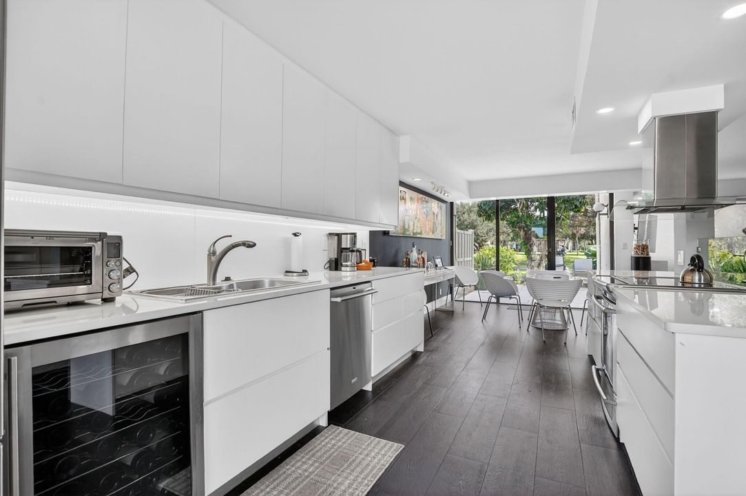 For Sale: $535,000 (3 beds, 2 baths, 1550 Square Feet)