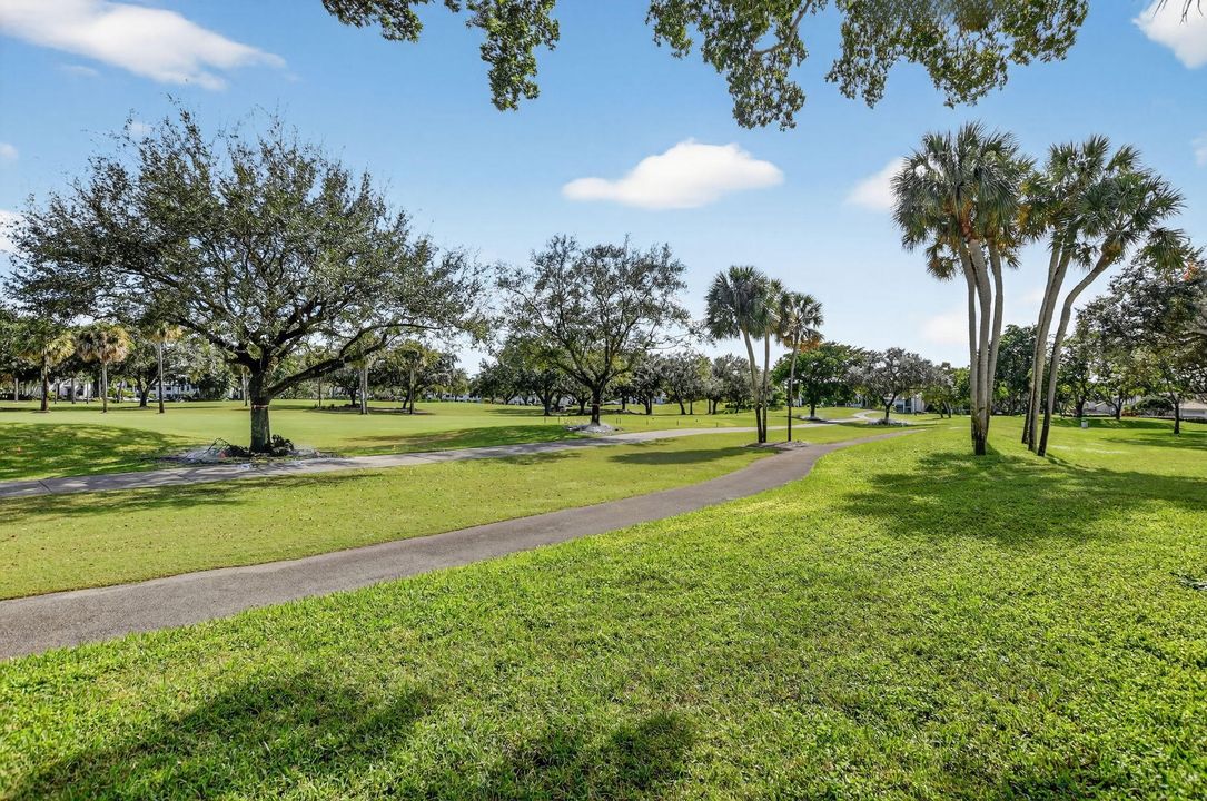 For Sale: $535,000 (3 beds, 2 baths, 1550 Square Feet)