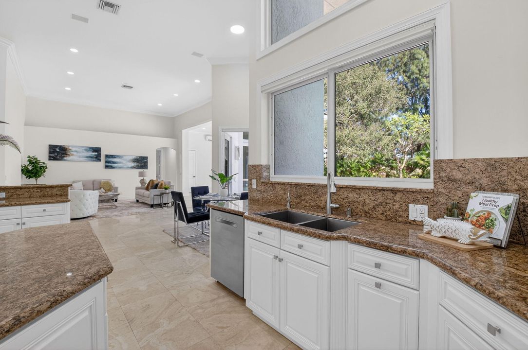 Active With Contract: $3,950,000 (6 beds, 6 baths, 6297 Square Feet)