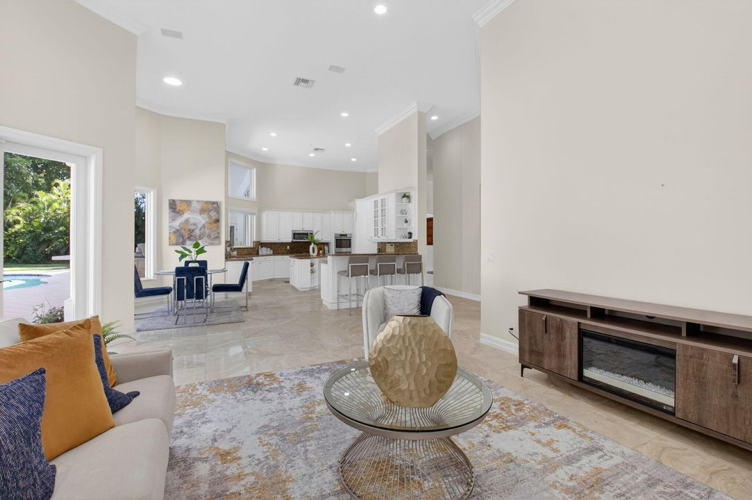 Active With Contract: $3,950,000 (6 beds, 6 baths, 6297 Square Feet)