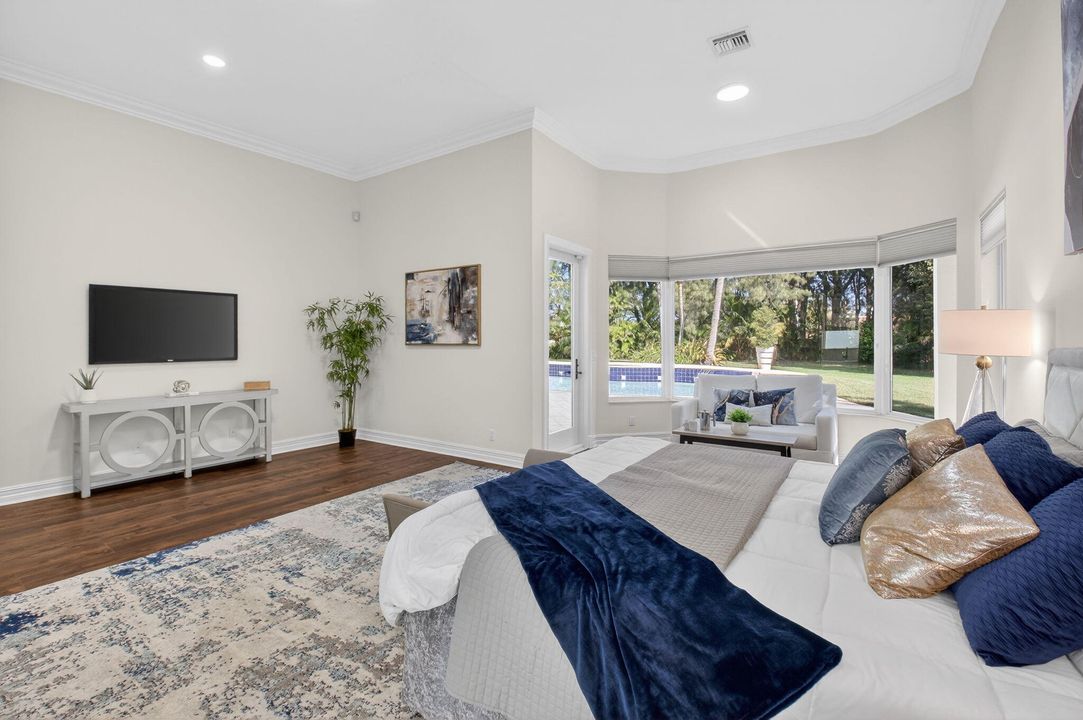 Active With Contract: $3,950,000 (6 beds, 6 baths, 6297 Square Feet)