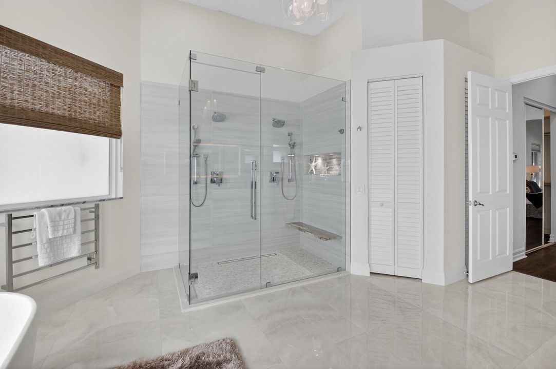 Active With Contract: $3,950,000 (6 beds, 6 baths, 6297 Square Feet)