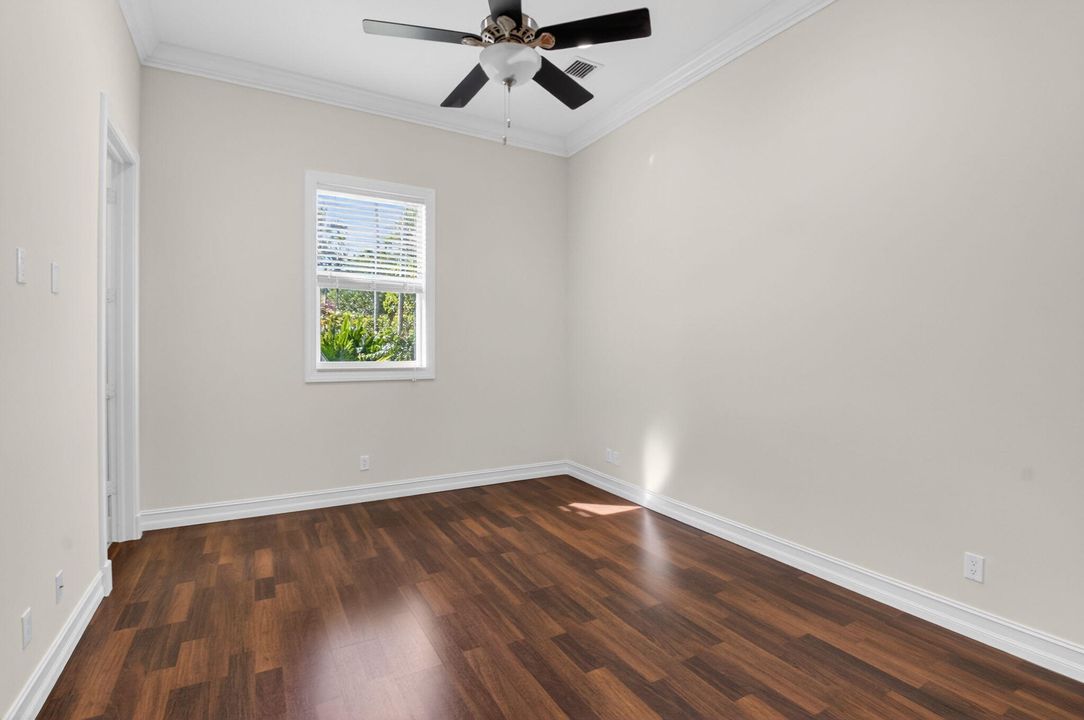 Active With Contract: $3,950,000 (6 beds, 6 baths, 6297 Square Feet)