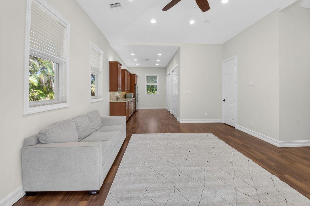 Active With Contract: $3,950,000 (6 beds, 6 baths, 6297 Square Feet)