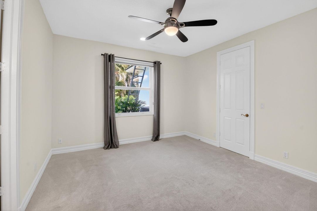 Active With Contract: $3,950,000 (6 beds, 6 baths, 6297 Square Feet)