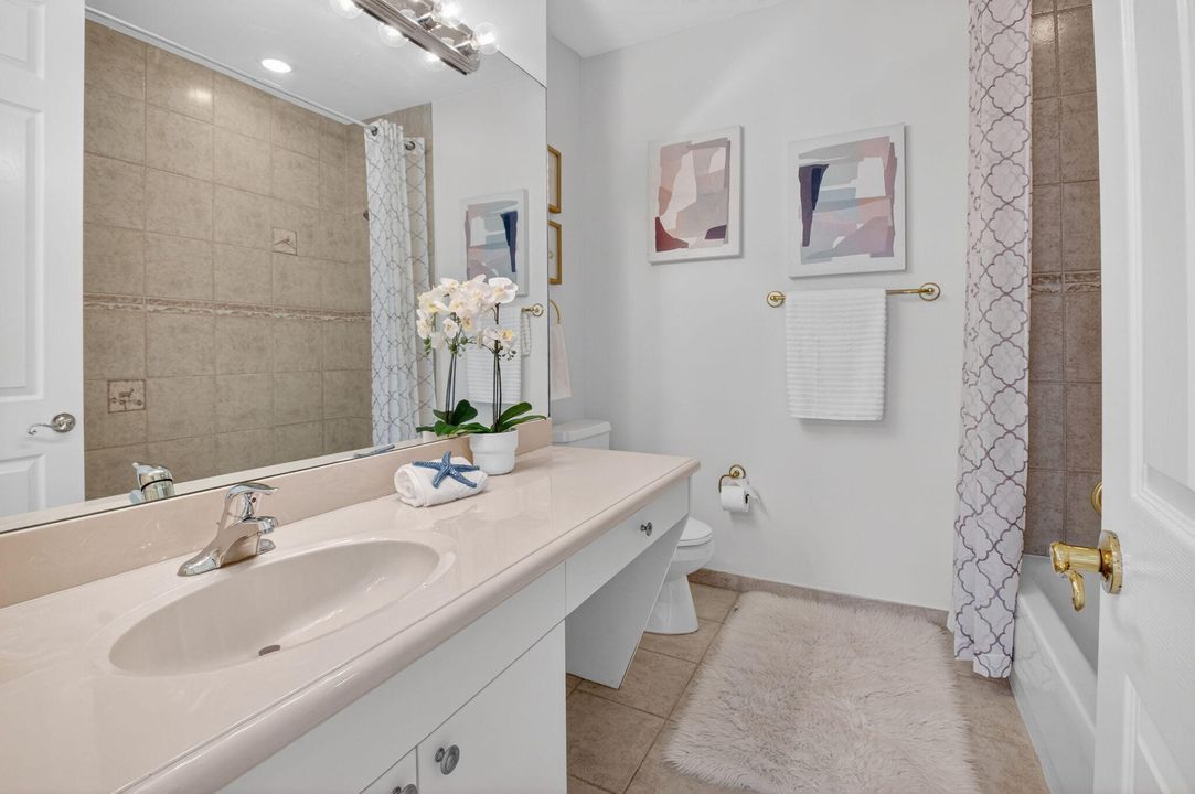 Active With Contract: $3,950,000 (6 beds, 6 baths, 6297 Square Feet)