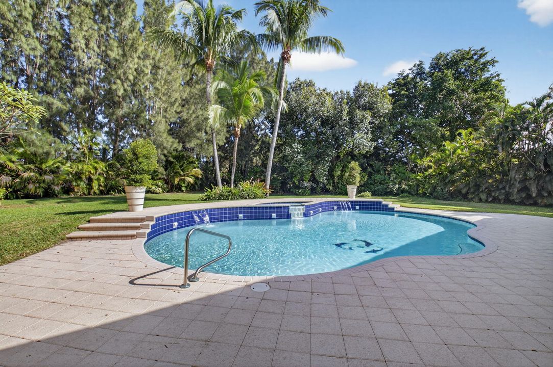 Active With Contract: $3,950,000 (6 beds, 6 baths, 6297 Square Feet)