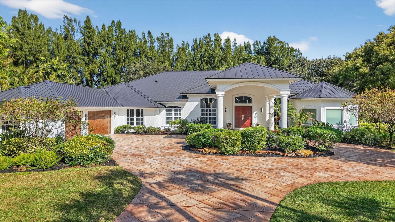 Active With Contract: $3,950,000 (6 beds, 6 baths, 6297 Square Feet)