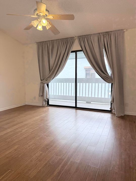 出租: $2,550 (3 贝兹, 2 浴室, 1502 平方英尺)