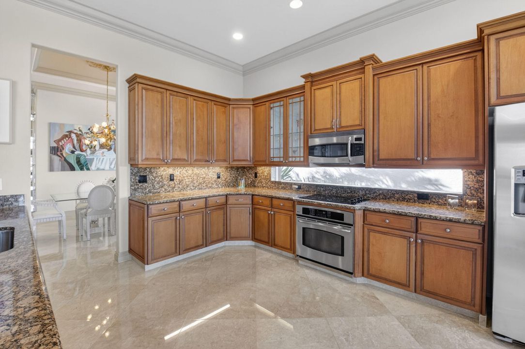 For Sale: $1,145,000 (3 beds, 2 baths, 2767 Square Feet)