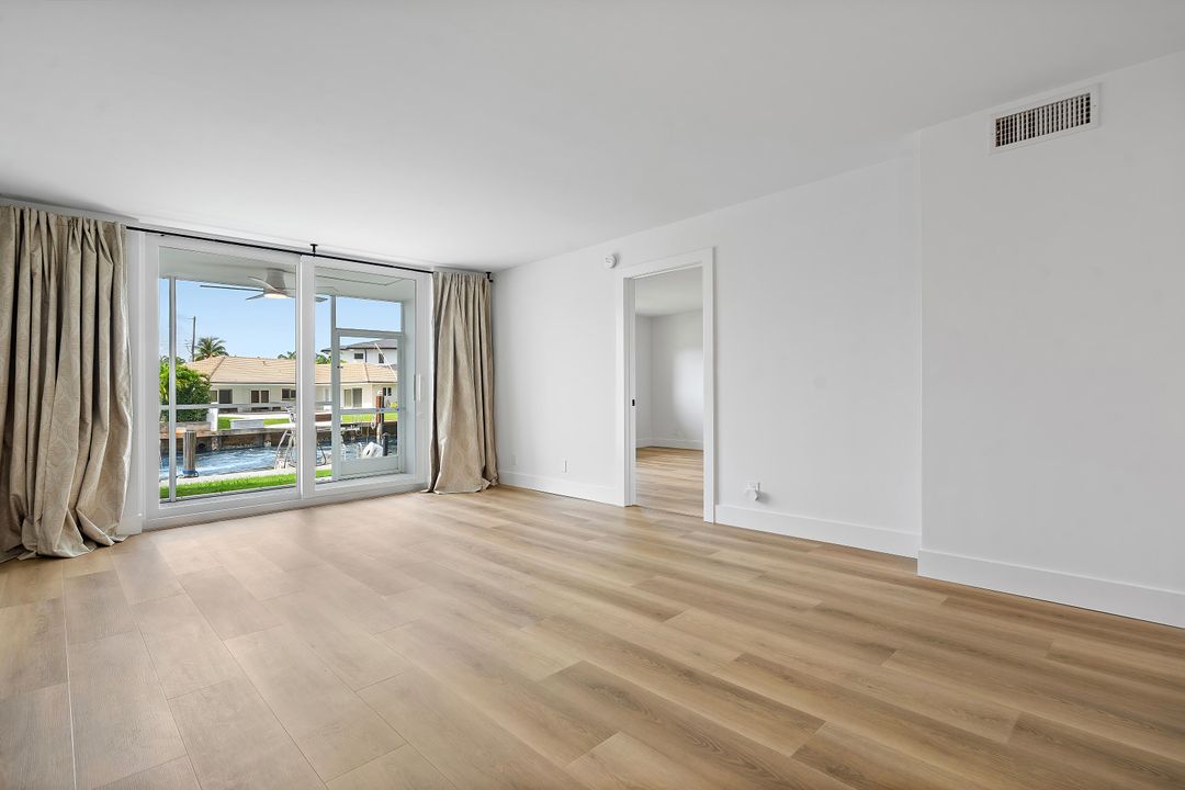 待售: $459,900 (2 贝兹, 2 浴室, 1056 平方英尺)