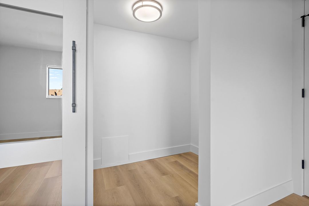 待售: $459,900 (2 贝兹, 2 浴室, 1056 平方英尺)