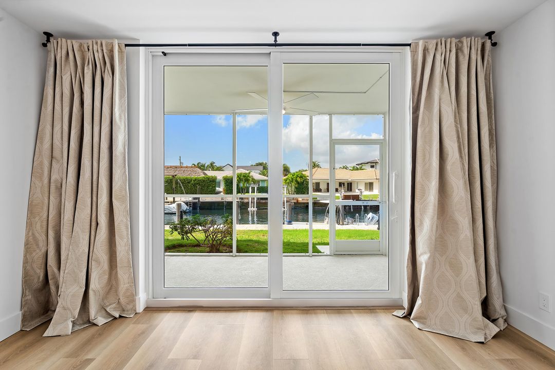 待售: $459,900 (2 贝兹, 2 浴室, 1056 平方英尺)