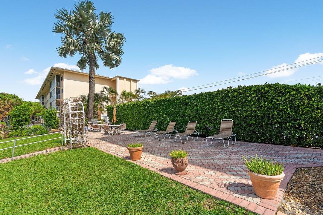 待售: $459,900 (2 贝兹, 2 浴室, 1056 平方英尺)