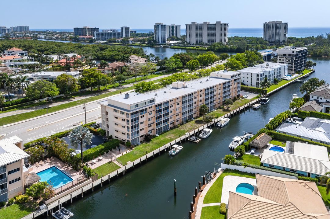 待售: $459,900 (2 贝兹, 2 浴室, 1056 平方英尺)