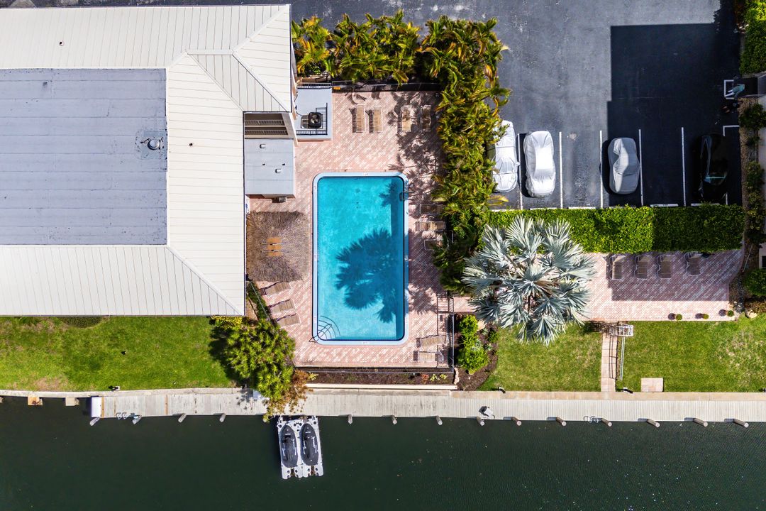 待售: $459,900 (2 贝兹, 2 浴室, 1056 平方英尺)