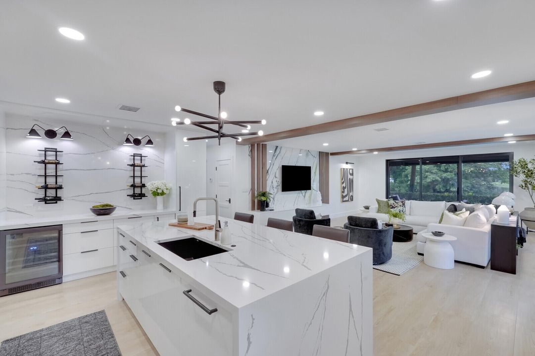 For Sale: $2,600,000 (3 beds, 3 baths, 2800 Square Feet)