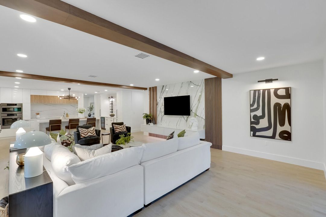 For Sale: $2,600,000 (3 beds, 3 baths, 2800 Square Feet)