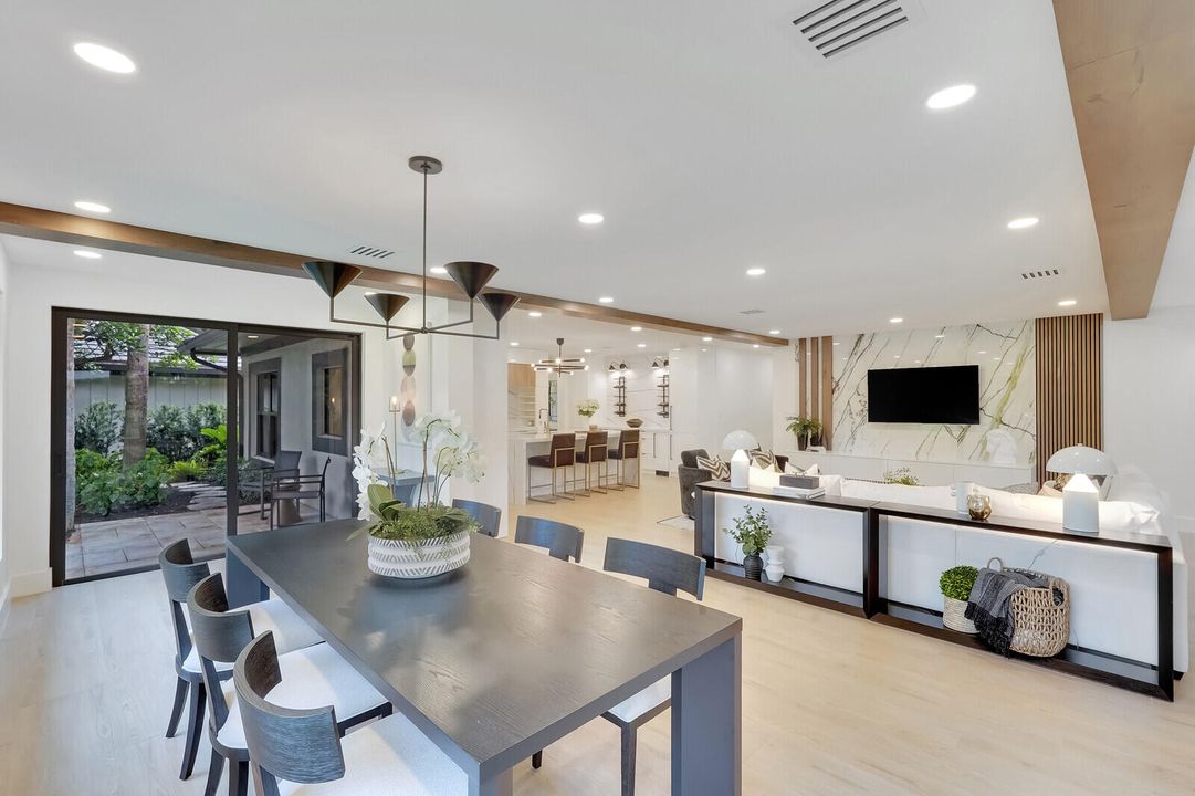 For Sale: $2,600,000 (3 beds, 3 baths, 2800 Square Feet)