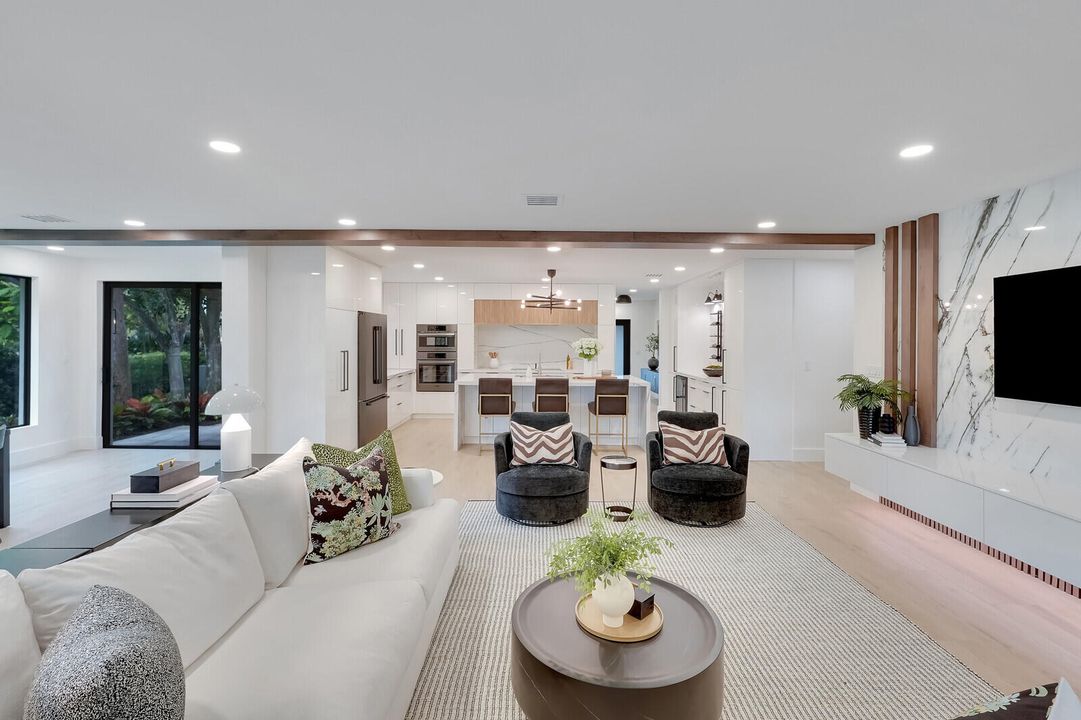 For Sale: $2,600,000 (3 beds, 3 baths, 2800 Square Feet)