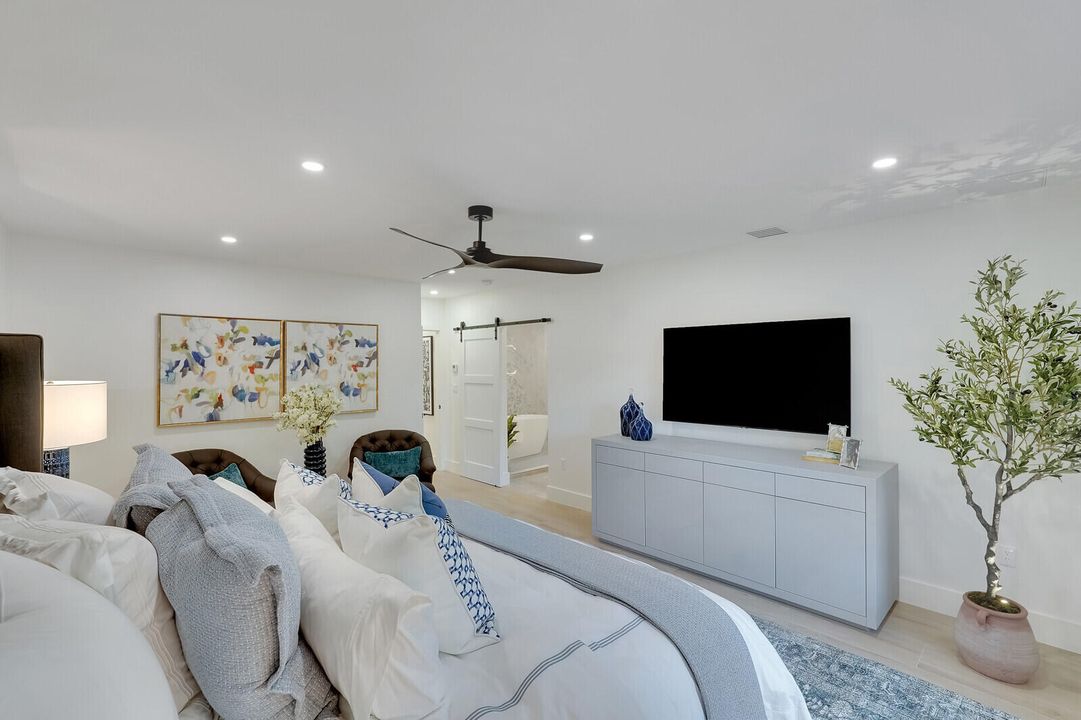 For Sale: $2,600,000 (3 beds, 3 baths, 2800 Square Feet)