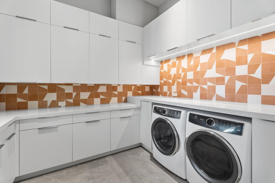 For Sale: $25,750,000 (5 beds, 7 baths, 7907 Square Feet)