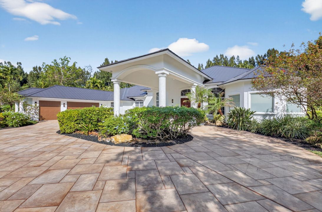 Active With Contract: $3,950,000 (6 beds, 6 baths, 6297 Square Feet)