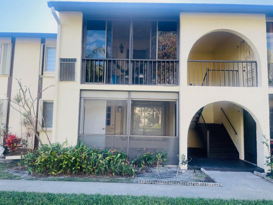 В аренду: $1,900 (2 спален, 1 ванн, 935 Квадратных фут)