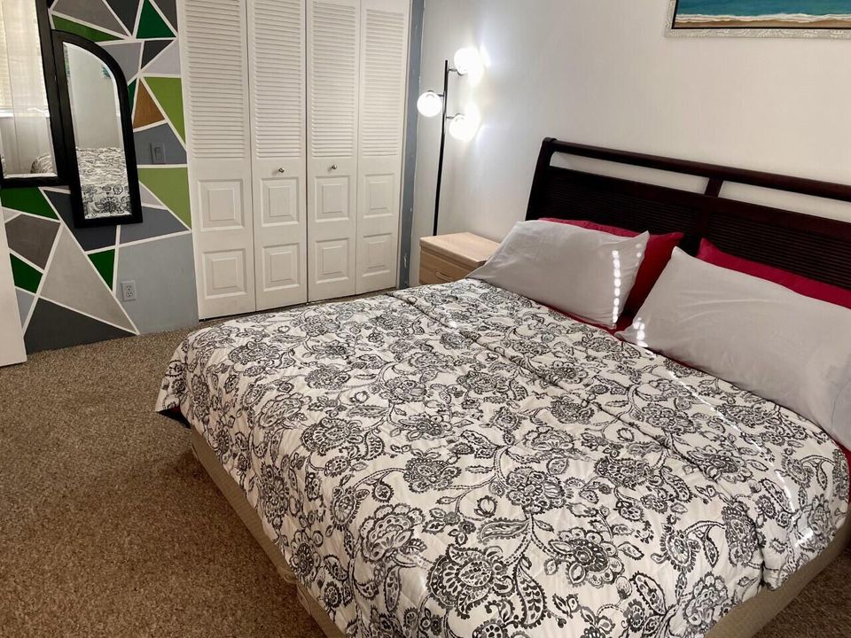 出租: $3,200 (3 贝兹, 2 浴室, 1760 平方英尺)