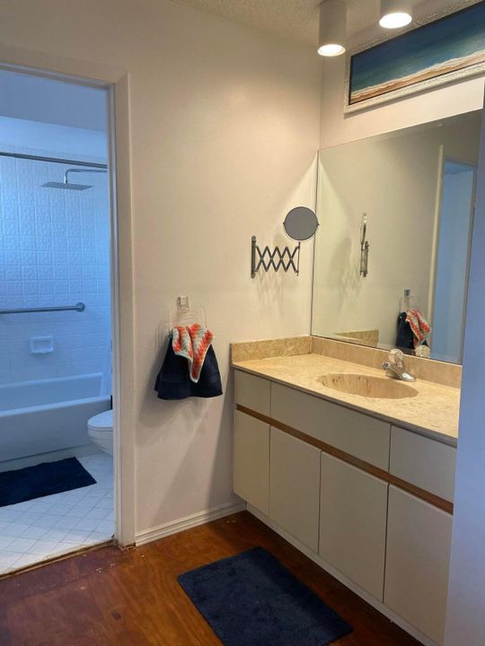 出租: $3,200 (3 贝兹, 2 浴室, 1760 平方英尺)