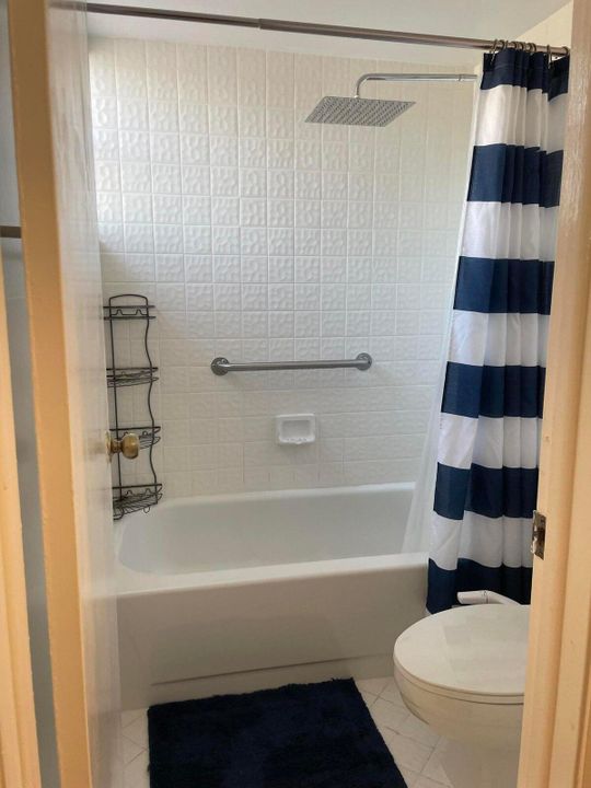 出租: $3,200 (3 贝兹, 2 浴室, 1760 平方英尺)