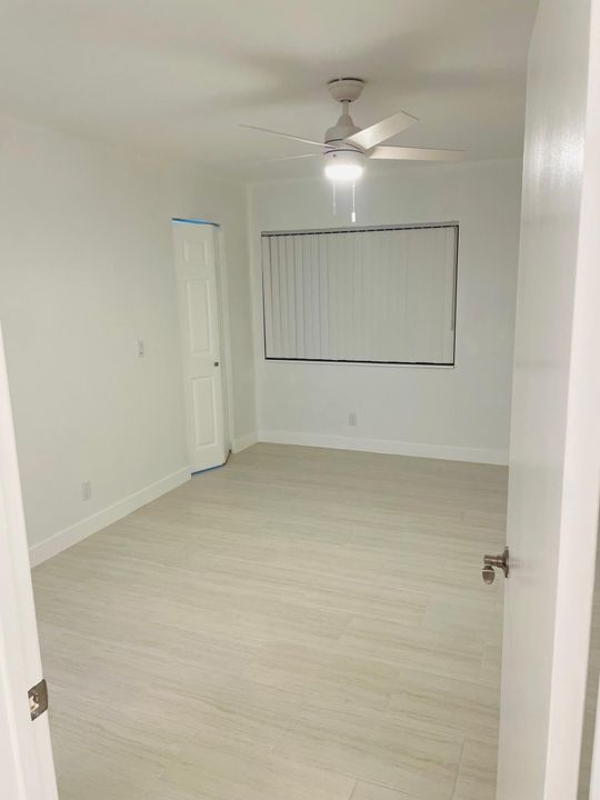 В аренду: $1,900 (2 спален, 1 ванн, 935 Квадратных фут)